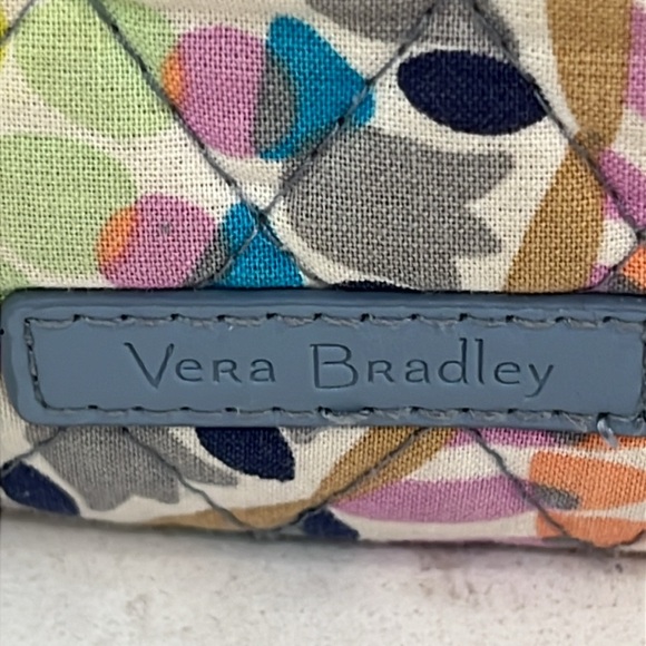 Vera Bradley Grand Traveler bag Sunny Medallion. - Picture 7 of 14